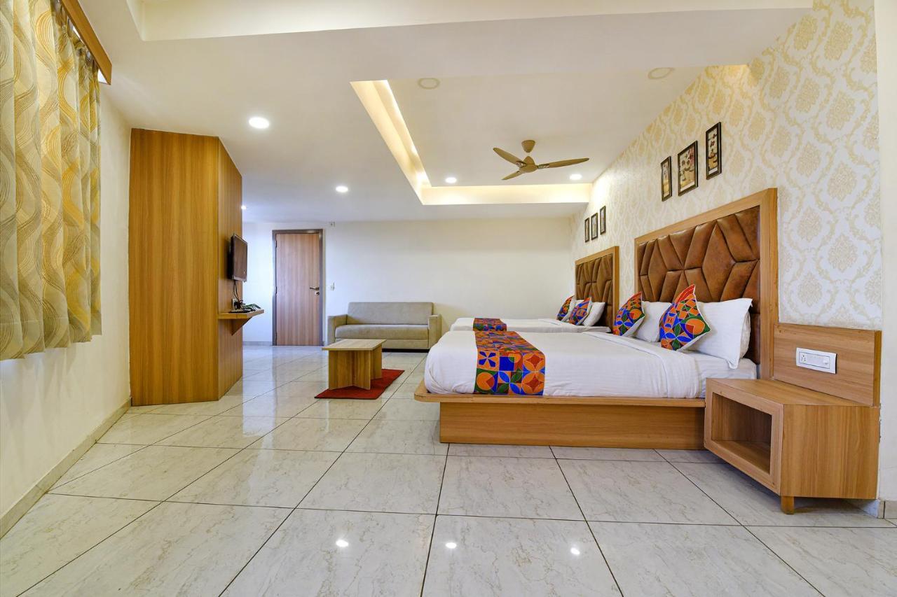 Hotel Legrand.Inn Ahmedabad Exterior foto